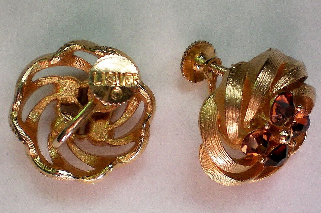 Signed Lisner Gold Tone Swirl Earrings Signed Lisner Gold Tone Swirl Earrings