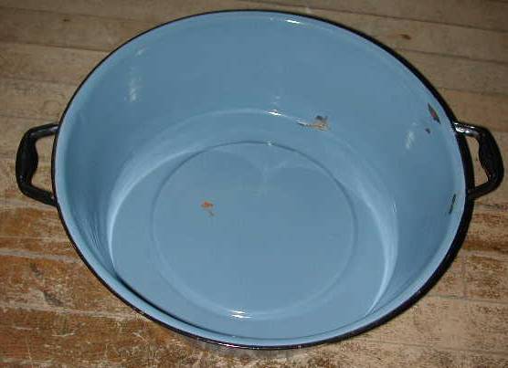 Blue Graniteware Wash pan Blue Graniteware Wash pan