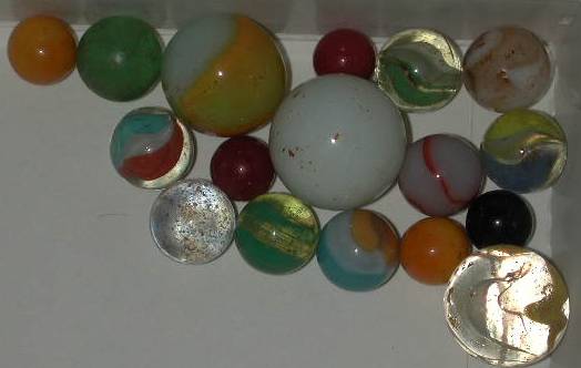 17 Mixed Marbles 17 Mixed Marbles