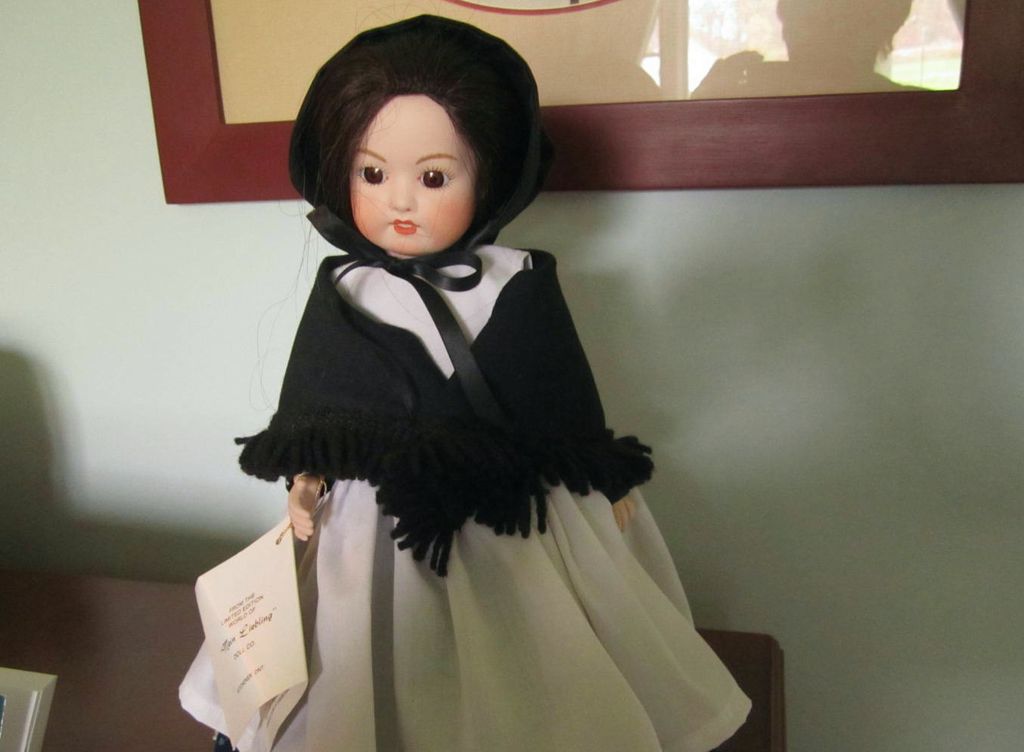 DOLL,Porcelain/Bisque Amish Dress, Adorable, Marked, Mein Liebling Collection DOLL,Porcelain/Bisque Amish Dress, Adorable, Marked, Mein Liebling Collection