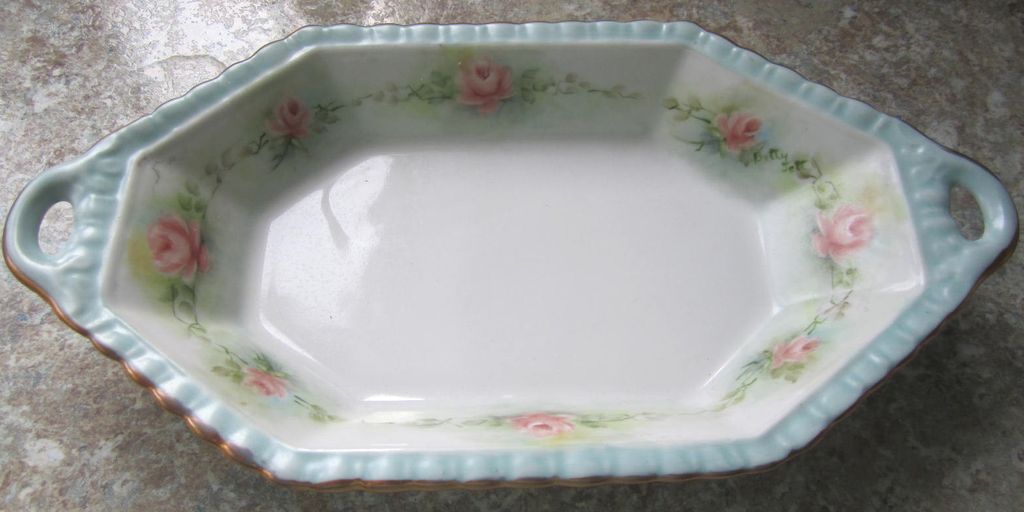 DISH, Porcelain, Handpainted, Roses; Roses; Roses DISH, Porcelain, Handpainted, Roses; Roses; Roses