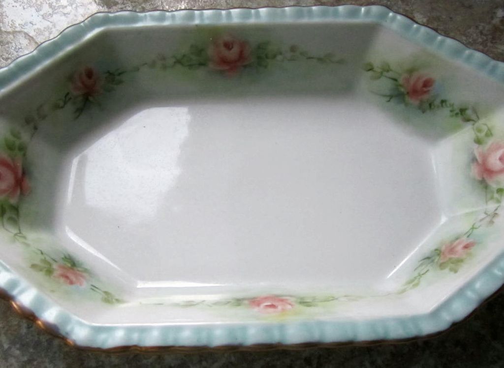 DISH, Porcelain, Handpainted, Roses; Roses; Roses DISH, Porcelain, Handpainted, Roses; Roses; Roses