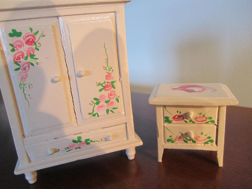 Doll House Furniture, Two Pieces, Hand painted, Shabby n' Chic Doll House Furniture, Two Pieces, Hand painted, Shabby n' Chic