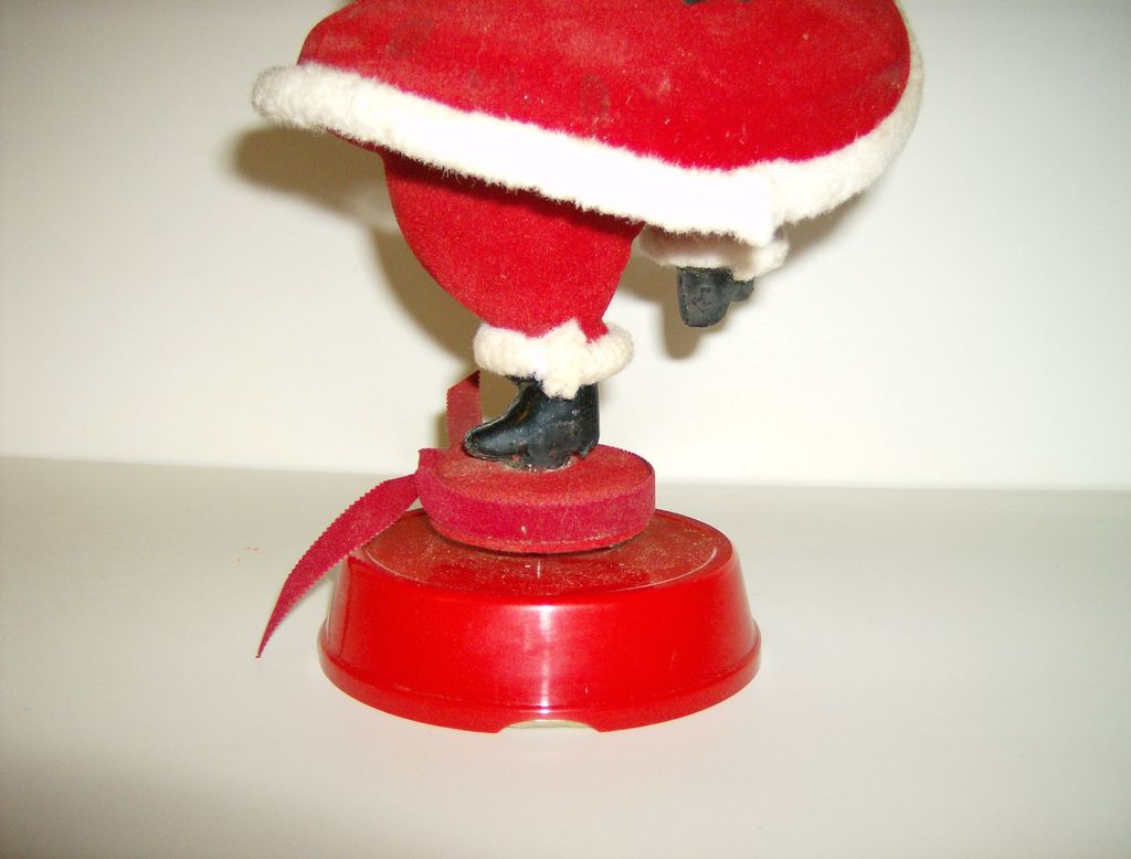 Spinning Santa Music Box ~ 1960's ~ Jingle Bells Spinning Santa Music Box ~ 1960's ~ Jingle Bells