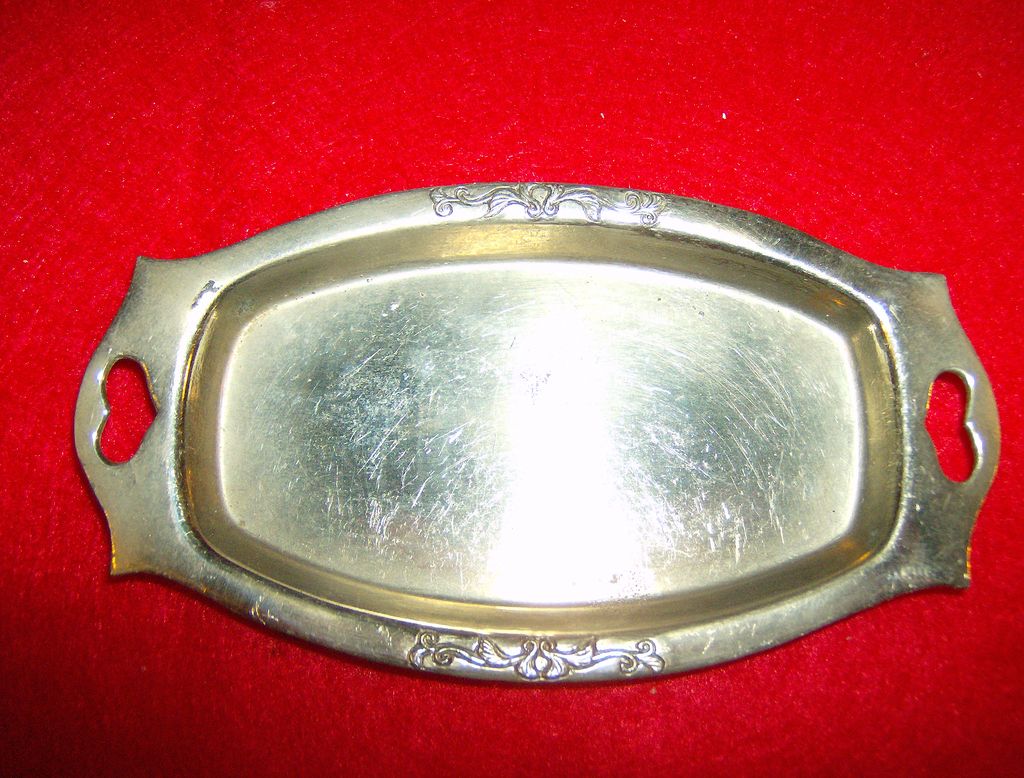 Pewter Salt & Pepper Shakers with Tray Pewter Salt & Pepper Shakers with Tray