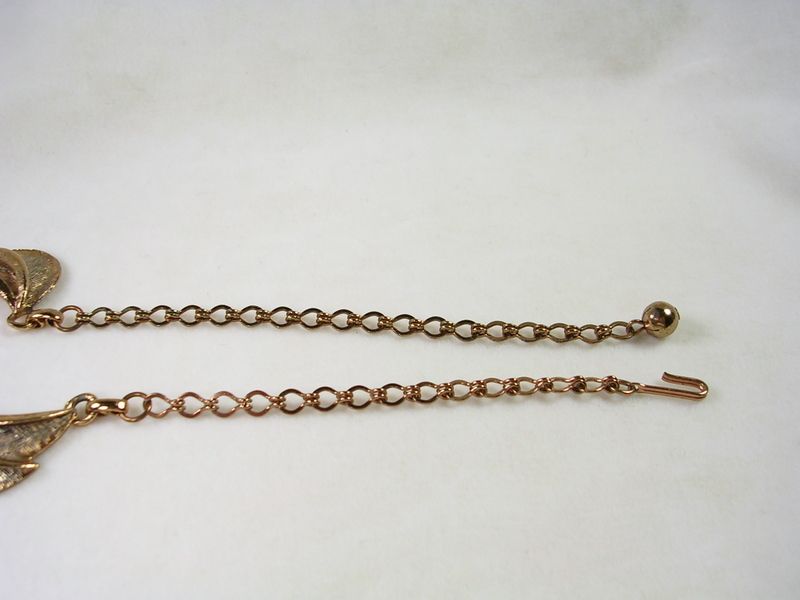 Vintage Copper Tone Scalloped Leaf Necklace Vintage Copper Tone Scalloped Leaf Necklace