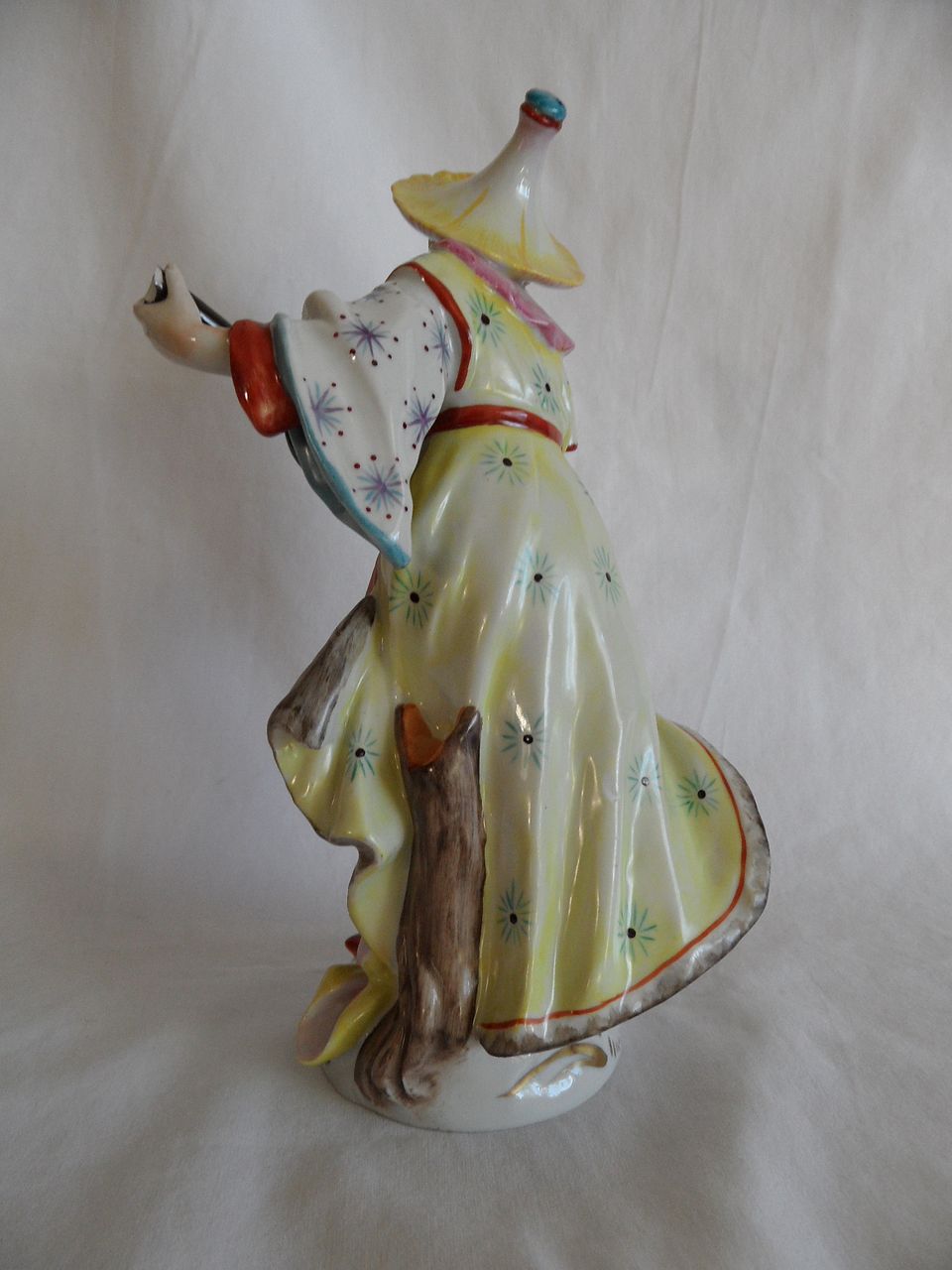 Aelteste Volkstedter Porzellan, Figurine, Elaborate Hand Painting, Ca 1900 Aelteste Volkstedter Porzellan, Figurine, Elaborate Hand Painting, Ca 1900