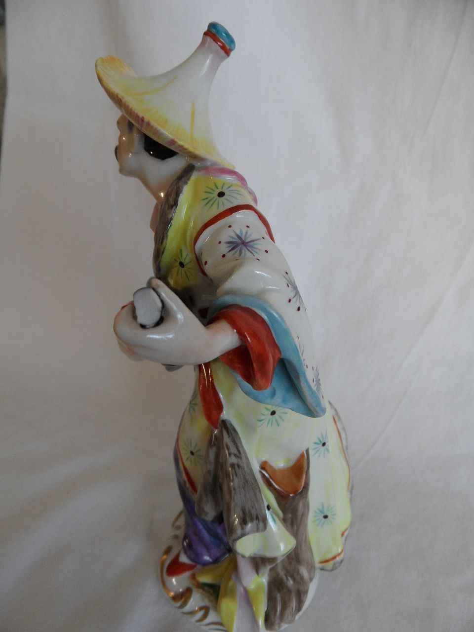 Aelteste Volkstedter Porzellan, Figurine, Elaborate Hand Painting, Ca 1900 Aelteste Volkstedter Porzellan, Figurine, Elaborate Hand Painting, Ca 1900