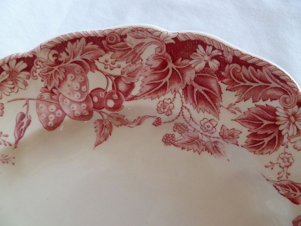 SIX Johnson Bros. Red "Strawberry Fair" Appetizer Plates SIX Johnson Bros. Red "Strawberry Fair" Appetizer Plates