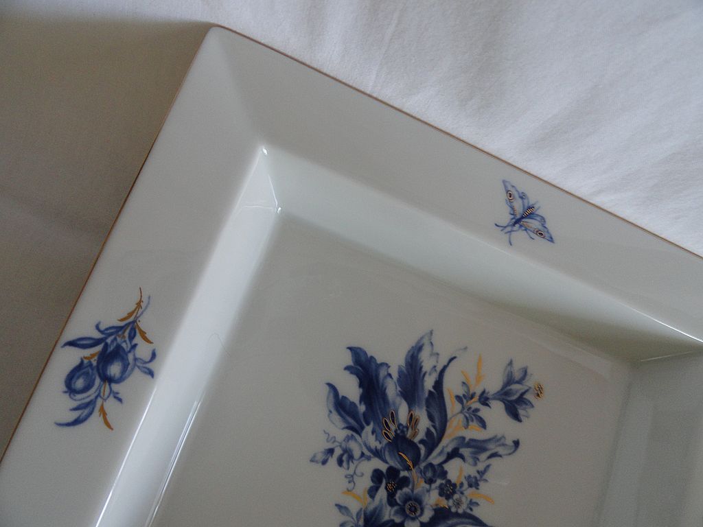 Meissen Marcolini Ca. 1770, Bowl, Blue & White Florals & Bugs Meissen Marcolini Ca. 1770, Bowl, Blue & White Florals & Bugs