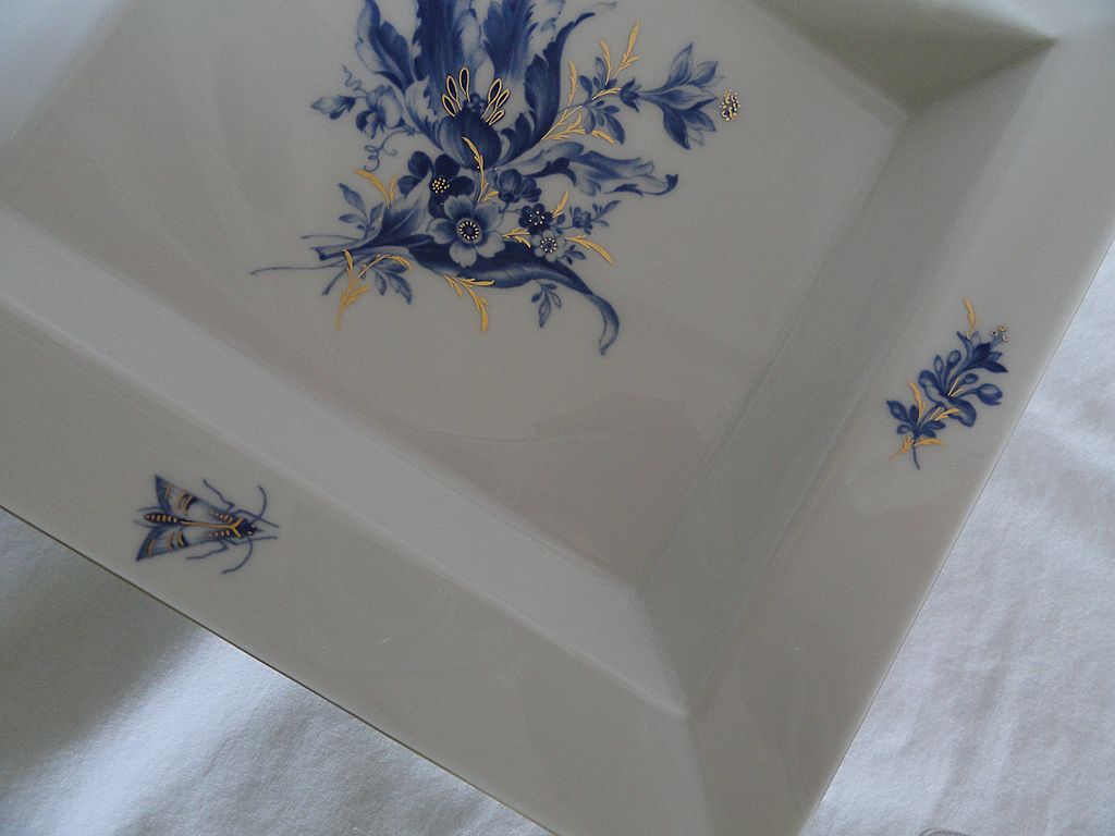 Meissen Marcolini Ca. 1770, Bowl, Blue & White Florals & Bugs Meissen Marcolini Ca. 1770, Bowl, Blue & White Florals & Bugs