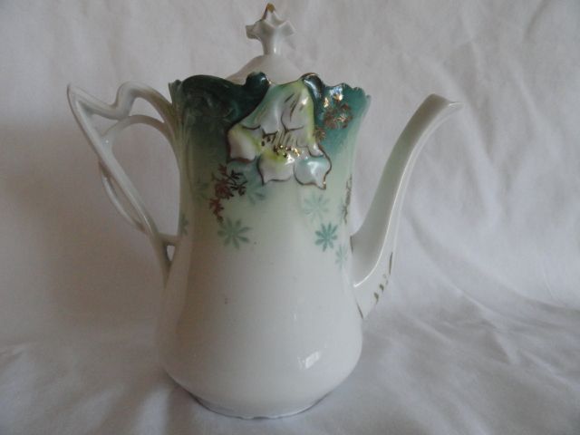 RS Prussia Demi Chocolate Pot, Embossed Poppies RS Prussia Demi Chocolate Pot, Embossed Poppies