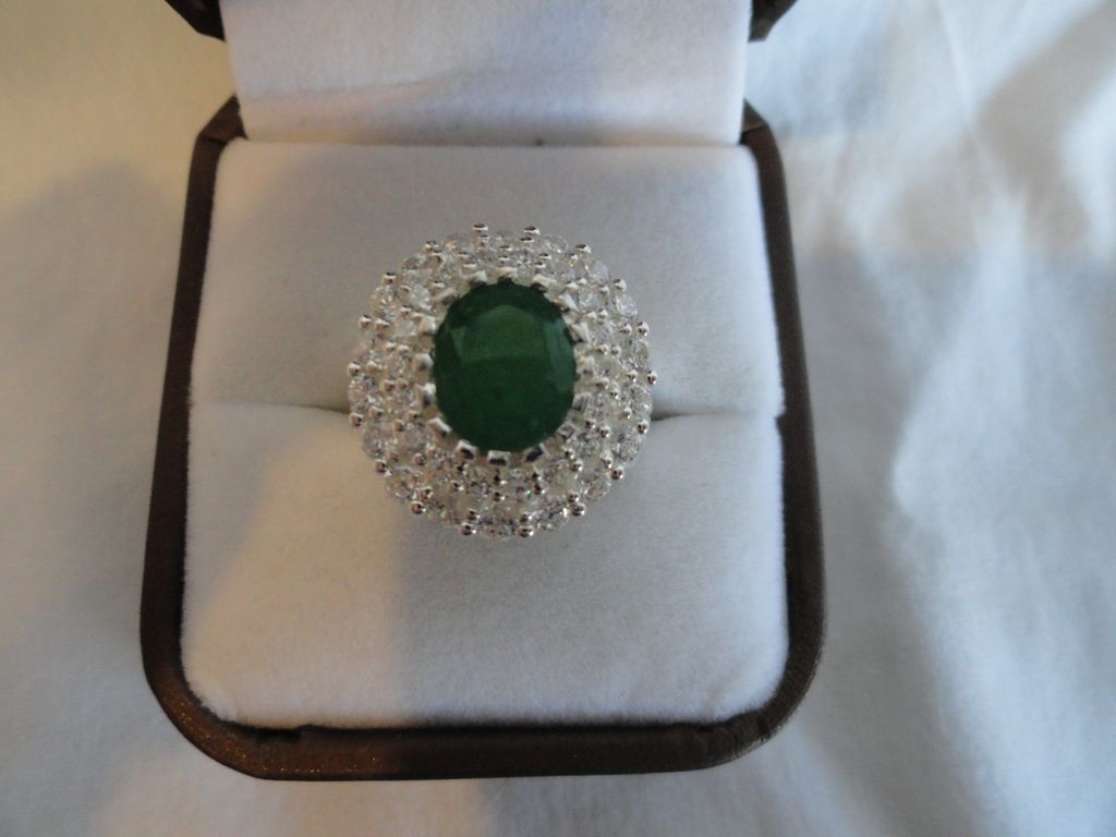 Gorgeous Green Aventurine Oval Ring & White Sapphires Gorgeous Green Aventurine Oval Ring & White Sapphires