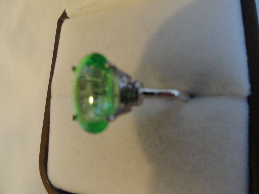 Green Emerald Gemstone Ring, Beautious Color Green Green Emerald Gemstone Ring, Beautious Color Green