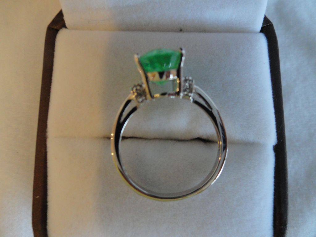 Green Emerald Gemstone Ring, Beautious Color Green Green Emerald Gemstone Ring, Beautious Color Green