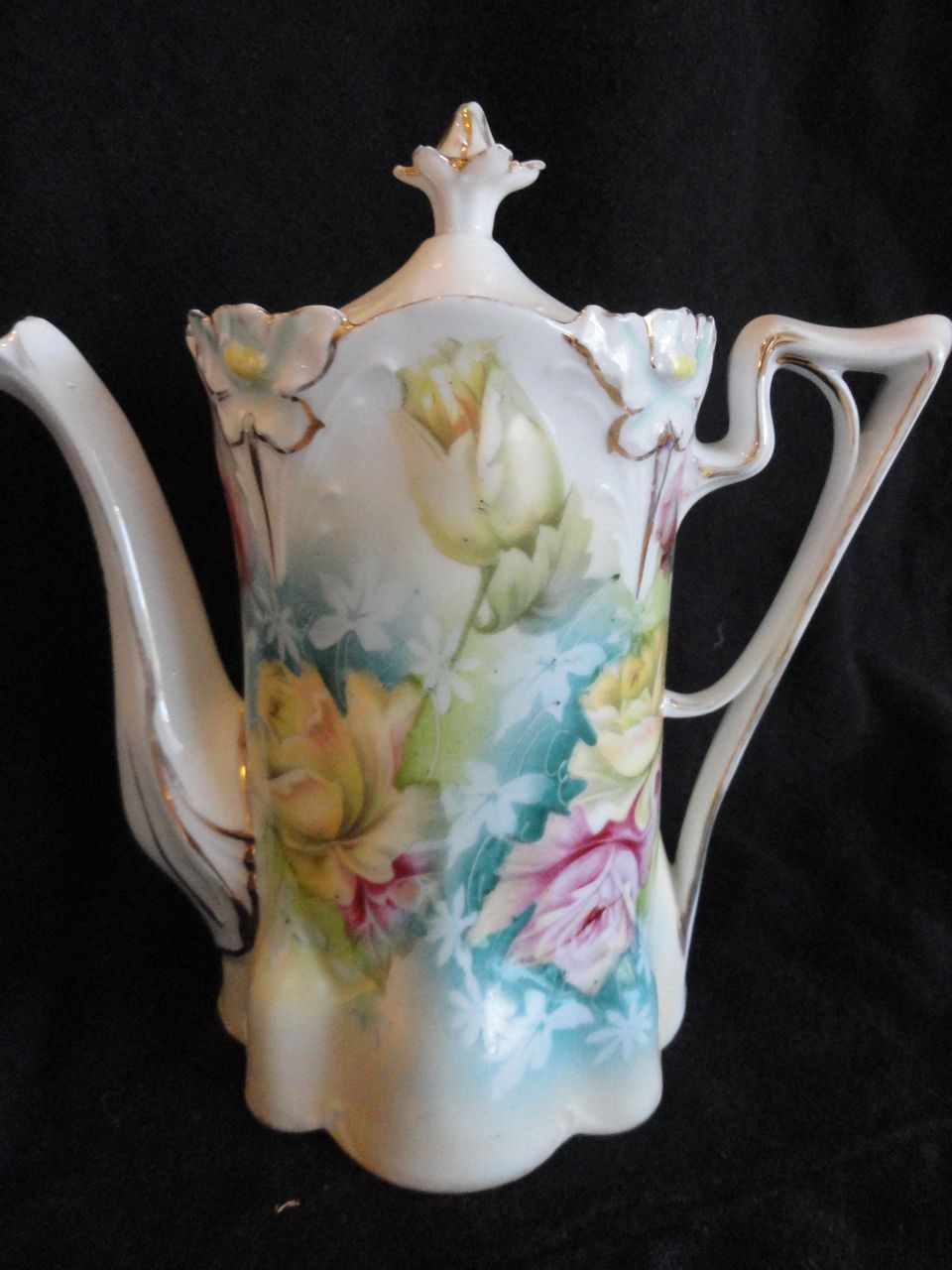 Gorgeous Demi Chocolate Pot Of Roses & Embossed Flowers Gorgeous Demi Chocolate Pot Of Roses & Embossed Flowers