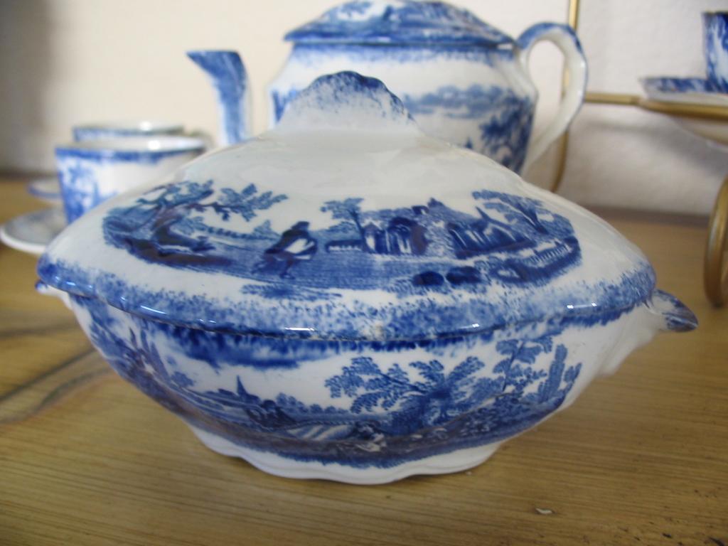 Sale, Flow Blue Ridgways Humphrey's Child's Tea Set, 10 PCS. Mint Sale, Flow Blue Ridgways Humphrey's Child's Tea Set, 10 PCS. Mint