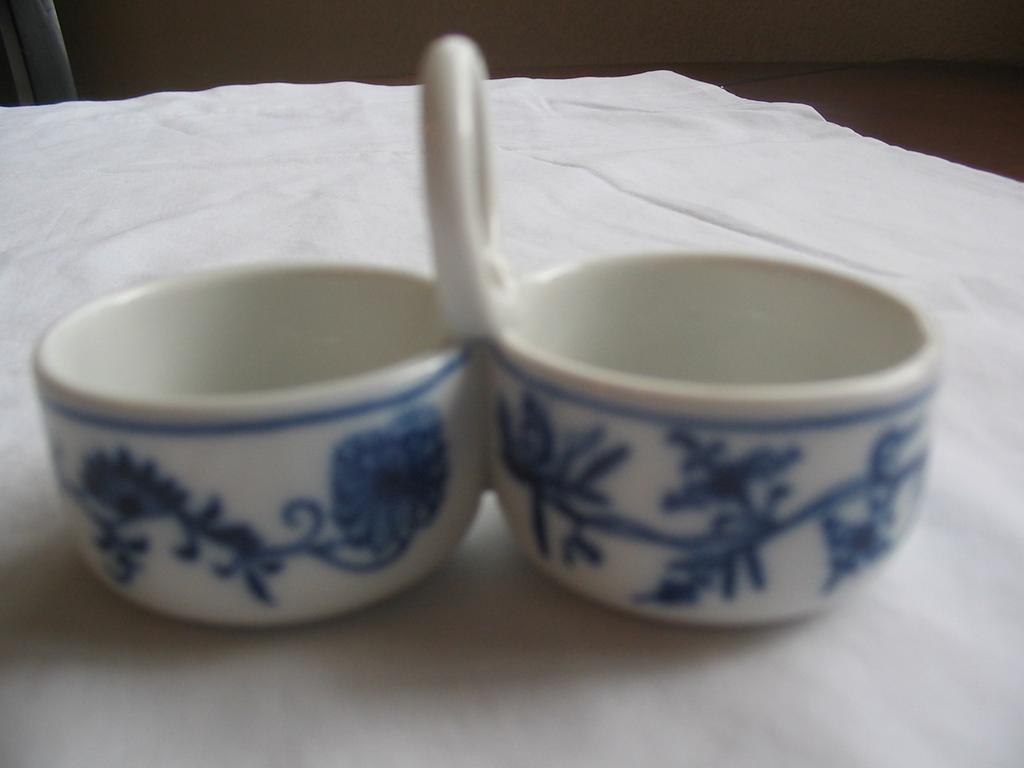 Meissen Crossed Sword's, Double Handled Salt. MINT Meissen Crossed Sword's, Double Handled Salt. MINT