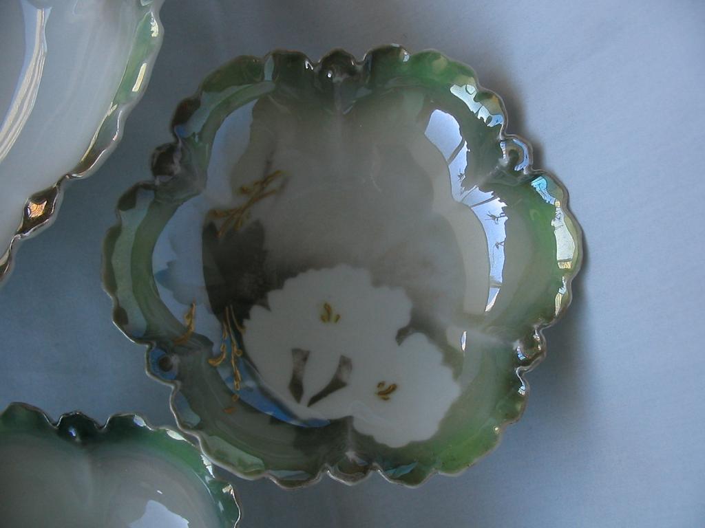 BARGIN: Lovely RS Prussia Lillies Berry Bowl Set, 6 Pieces BARGIN: Lovely RS Prussia Lillies Berry Bowl Set, 6 Pieces