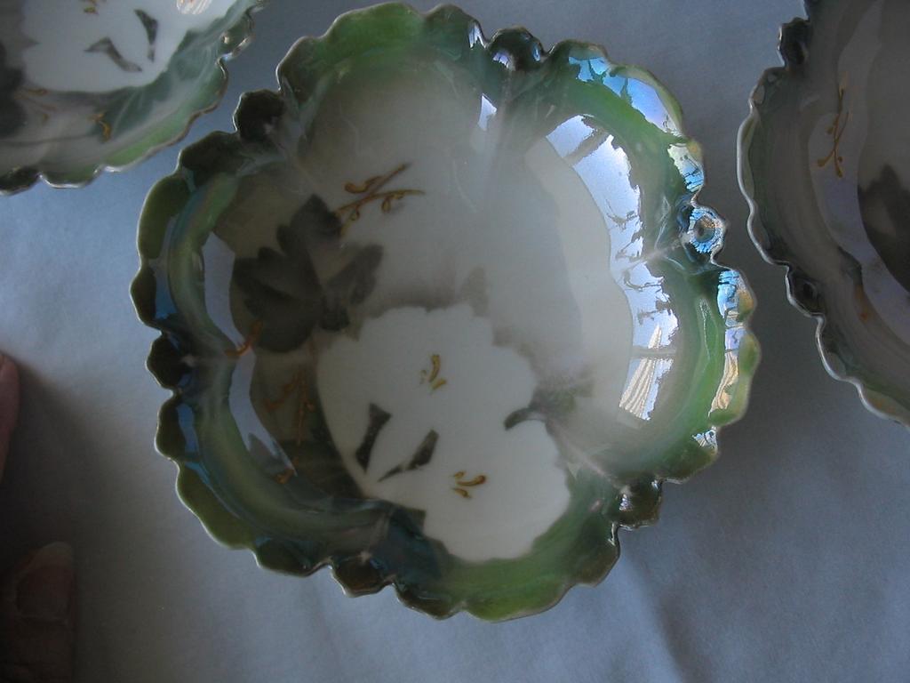 BARGIN: Lovely RS Prussia Lillies Berry Bowl Set, 6 Pieces BARGIN: Lovely RS Prussia Lillies Berry Bowl Set, 6 Pieces