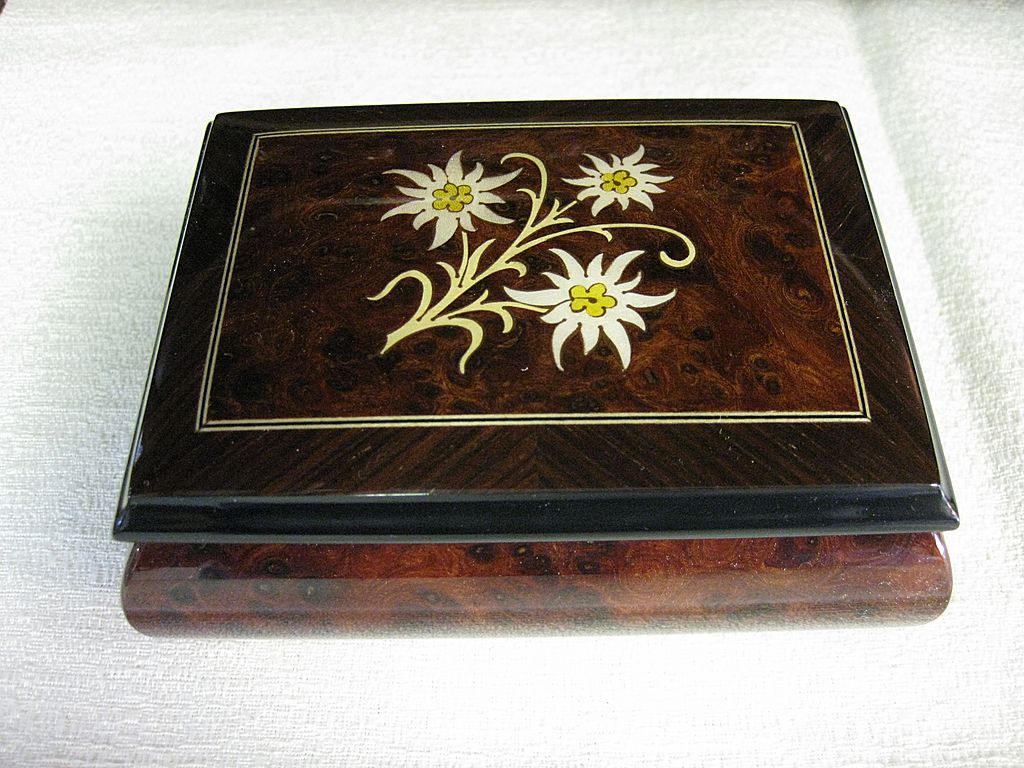 Sorrento Inlaid Music Box Sorrento Inlaid Music Box