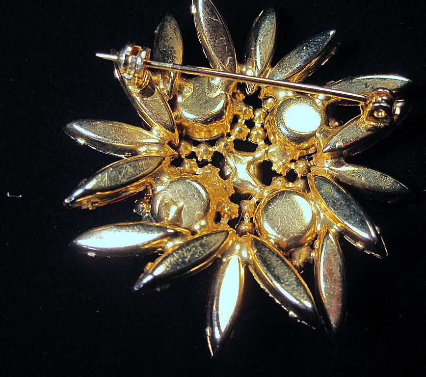 Lovely Vtg Juliana AB & Ruby Red RS Brooch/Pin Lovely Vtg Juliana AB & Ruby Red RS Brooch/Pin