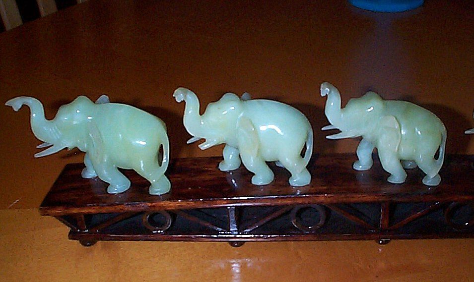 Five Jade Elephants with Stand. Five Jade Elephants with Stand.