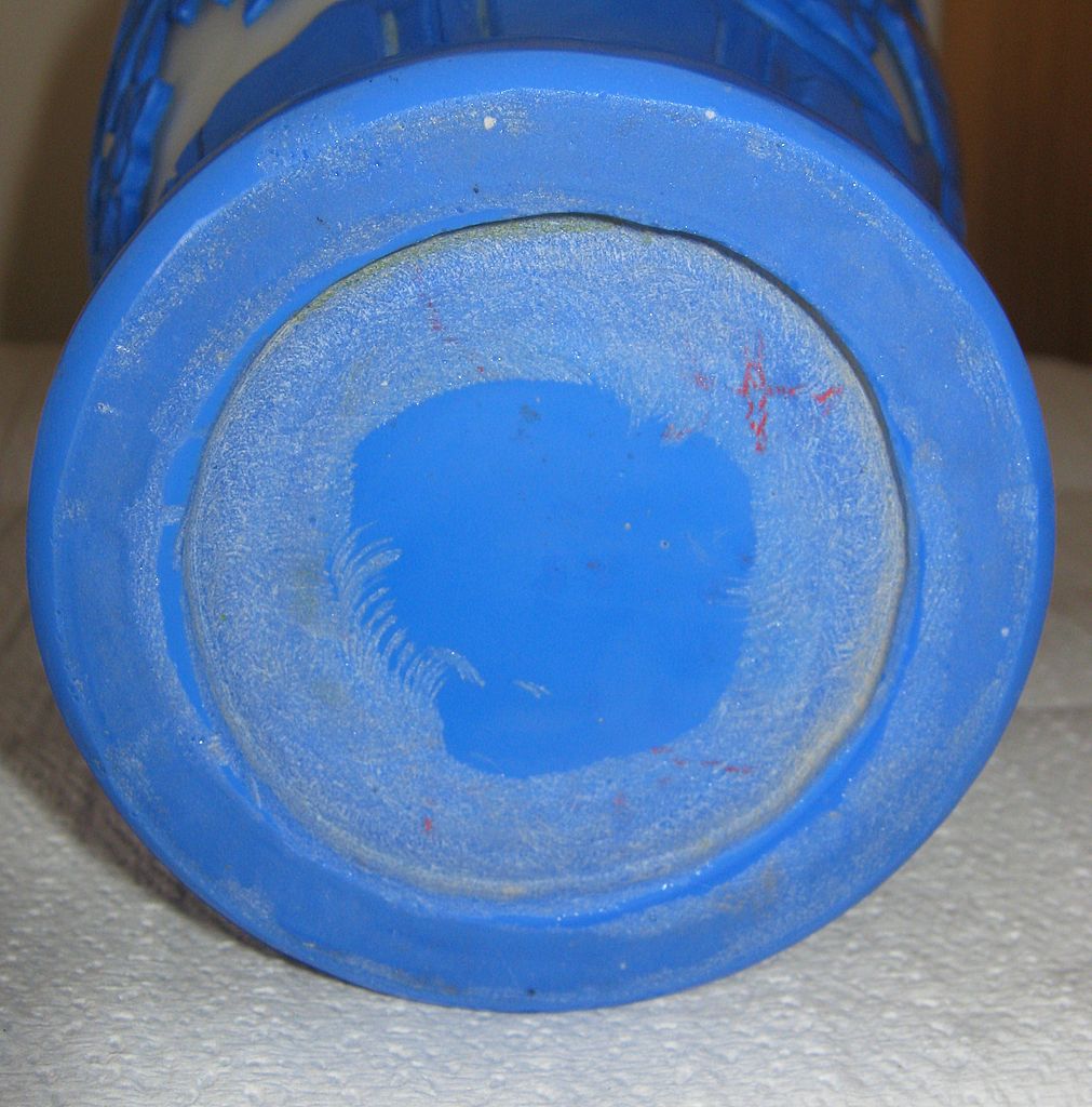 Chinese Peking Glass Vase - Chinese Peking Glass Vase -