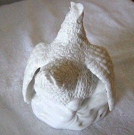 Blanc de Chine Chicken with smaller Chicks - Dehua Porcelaine Blanc de Chine Chicken with smaller Chicks - Dehua Porcelaine