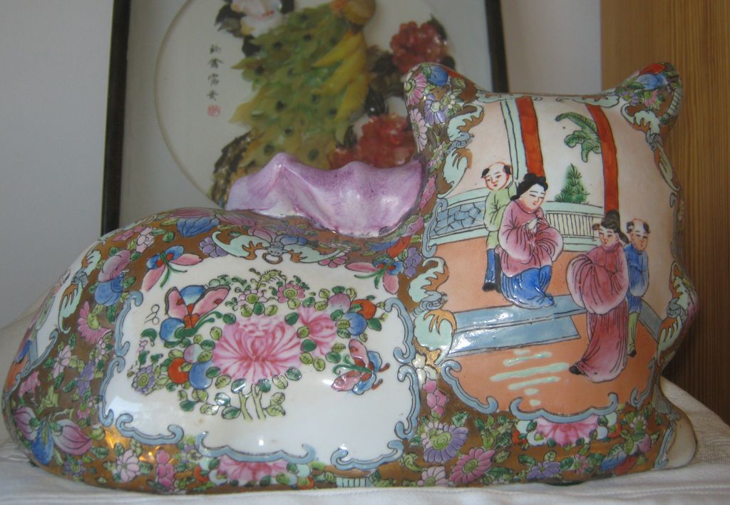Vintage Porcelain Cat in the Family Rose Style With Figural Chinese Figures Vintage Porcelain Cat in the Family Rose Style With Figural Chinese Figures