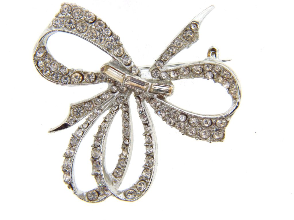 Lovely bow brooch with bright clear rhinestones Lovely bow brooch with bright clear rhinestones