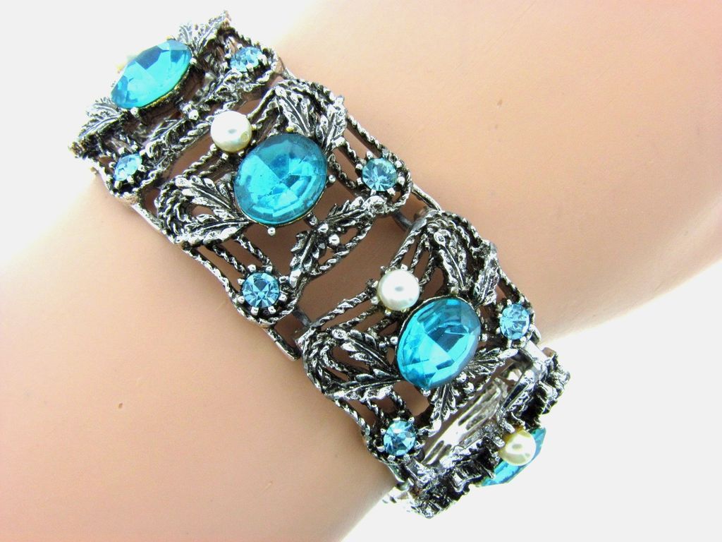 Chunky 1960's style blue rhinestone and imitation pearl bracelet Chunky 1960's style blue rhinestone and imitation pearl bracelet