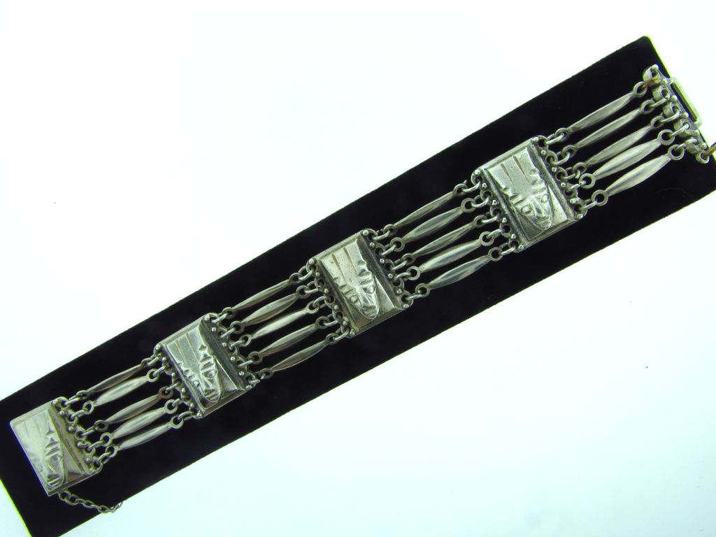 Vintage made in Mexico silver bracelet with Inca faces Vintage made in Mexico silver bracelet with Inca faces