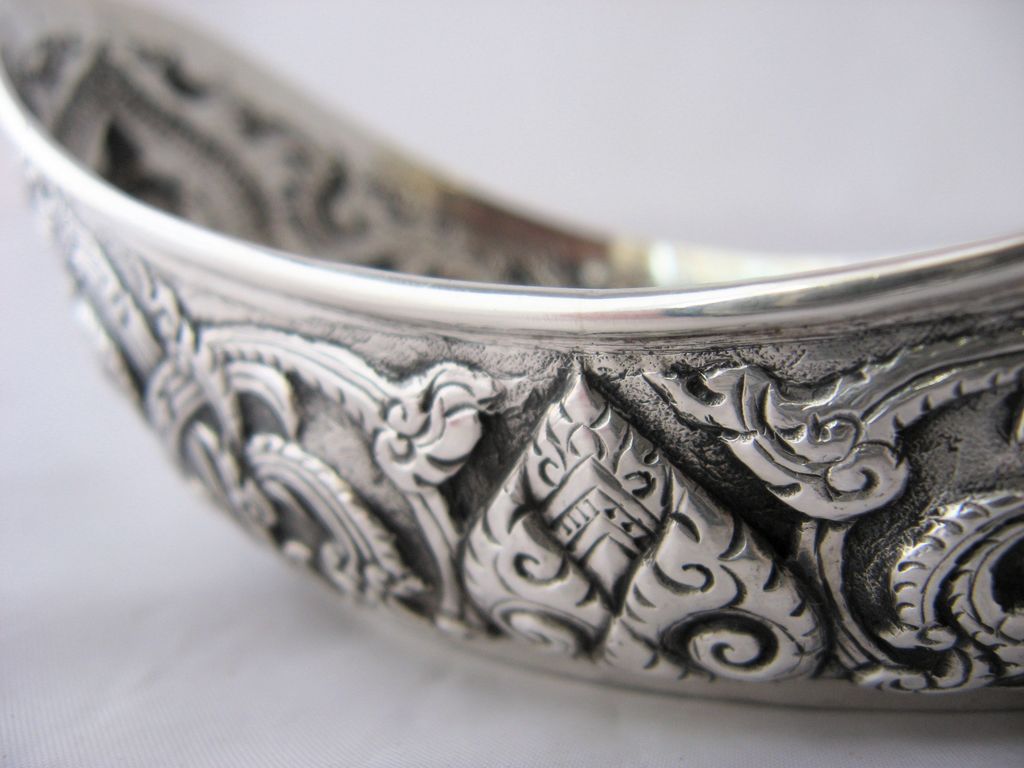 Sena Sterling Siamese Repousse Deva Boat Dish Sena Sterling Siamese Repousse Deva Boat Dish