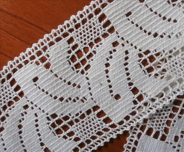 Art Deco Lace Yardage Wide Insertion Ivory Colored Cotton Art Deco Lace Yardage Wide Insertion Ivory Colored Cotton