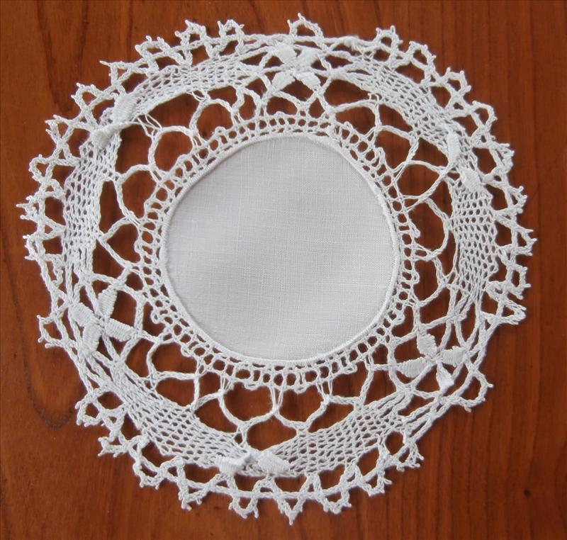 Torchon Bobbin Lace 4 Doilies Antique Finger Bowl Size Torchon Bobbin Lace 4 Doilies Antique Finger Bowl Size