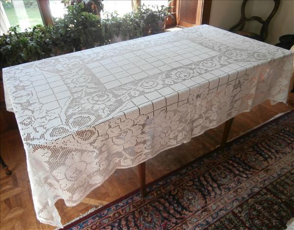 Net Knotted Lace Tablecloth Vintage Roses Net Knotted Lace Tablecloth Vintage Roses