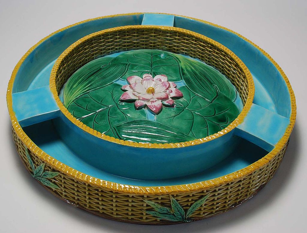 Antique: Majolica Center Piece, signed George Jones Antique: Majolica Center Piece, signed George Jones