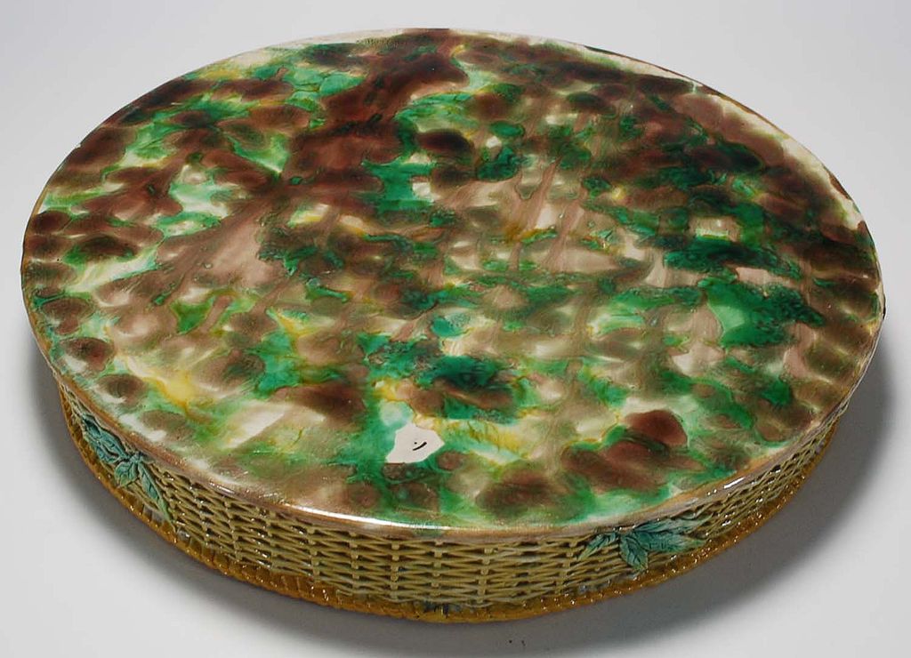 Antique: Majolica Center Piece, signed George Jones Antique: Majolica Center Piece, signed George Jones