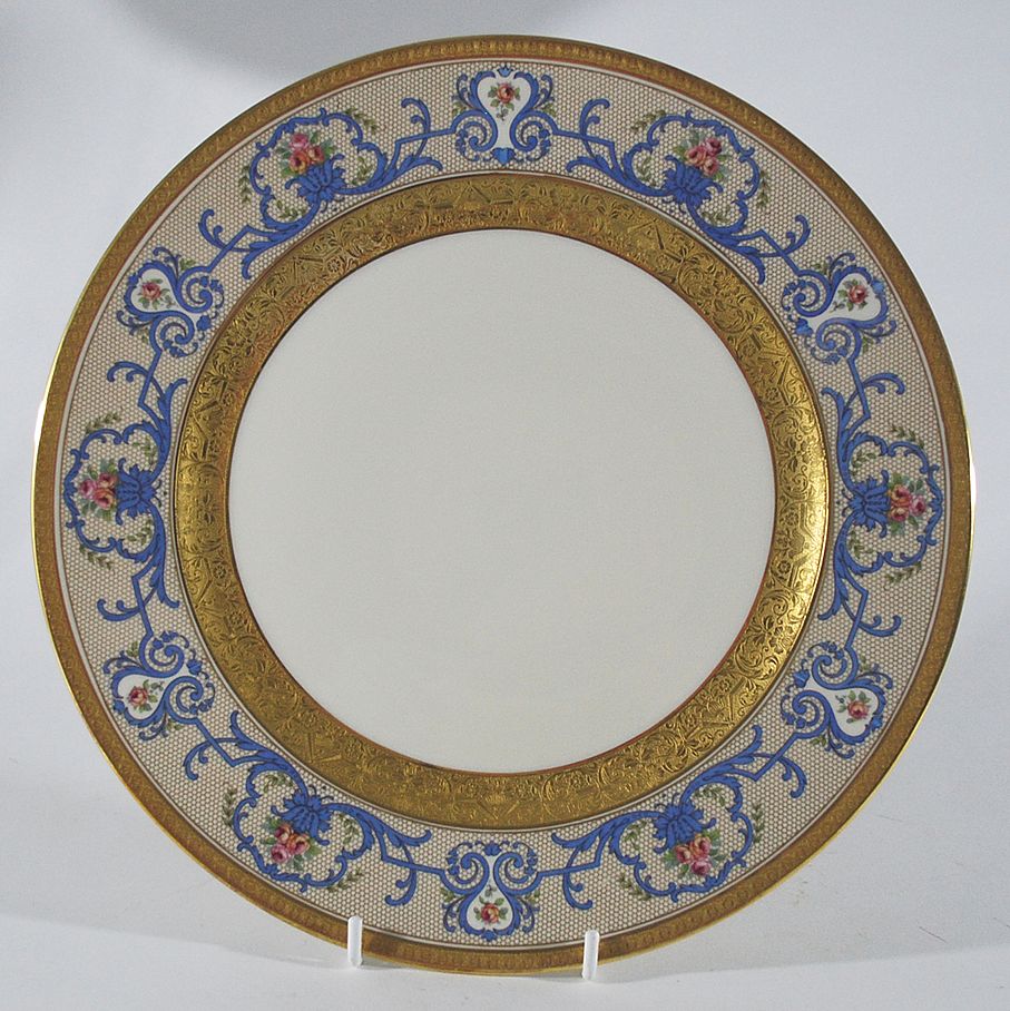 Set of Twelve (12) Dinner or Serving Plates, 11", Vintage Set of Twelve (12) Dinner or Serving Plates, 11", Vintage