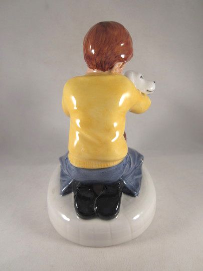 Royal Doulton Figurine 'Please Keep Still' a Boy Washes his Dog Royal Doulton Figurine 'Please Keep Still' a Boy Washes his Dog