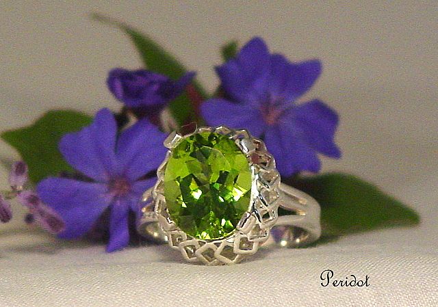 Manchurian Green Oval Peridot Ring 3.75CT REDUCED 25% Manchurian Green Oval Peridot Ring 3.75CT REDUCED 25%