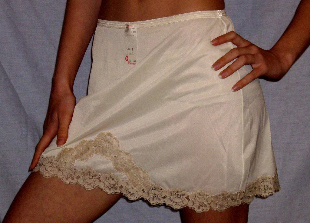 Vintage 1960 Lorraine Mini Half Slip Almond w/ ecru lace