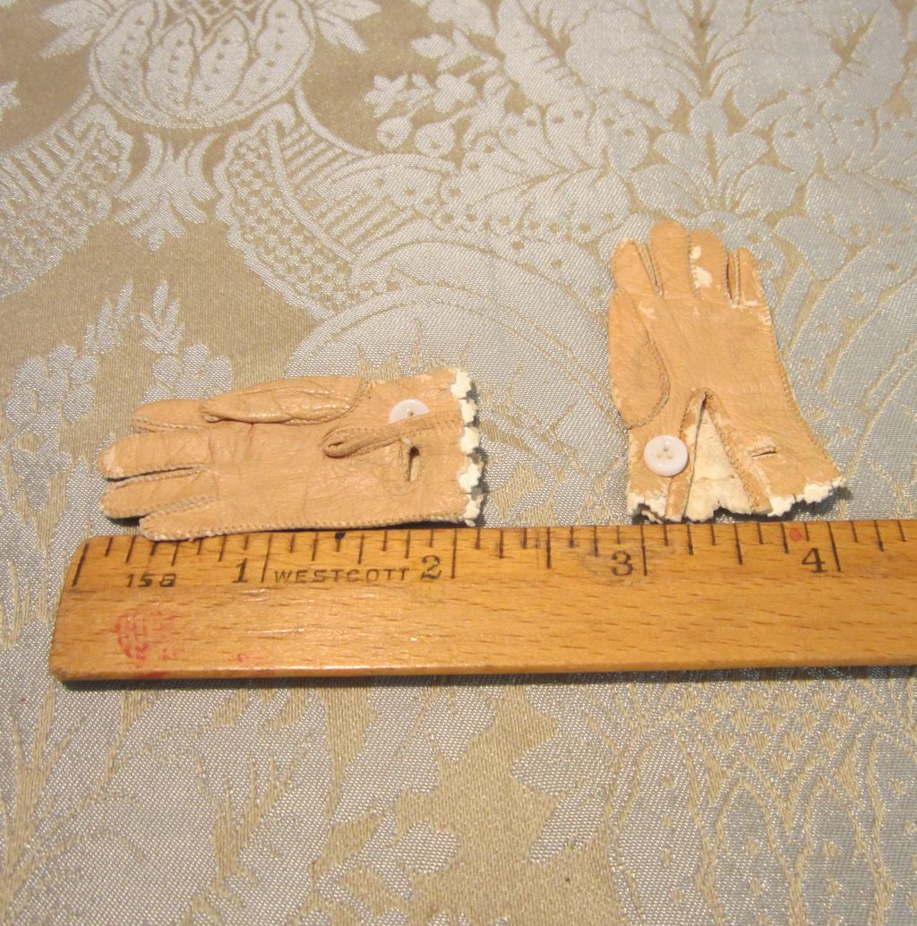 Tiny Buff Leather Kid Gloves W/ Pinked Edges for French Fashion from