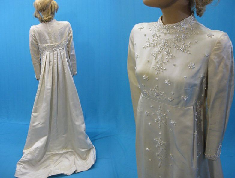 B2640 Vintage wedding gown dress Silk 1960s Beaded B2640 Vintage wedding gown dress Silk 1960s Beaded