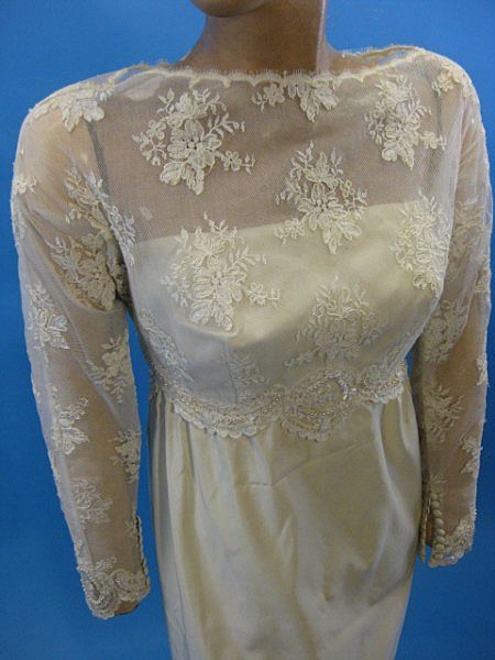 B2523 Vintage Wedding gown silk alonquin lace 1960s B2523 Vintage Wedding gown silk alonquin lace 1960s
