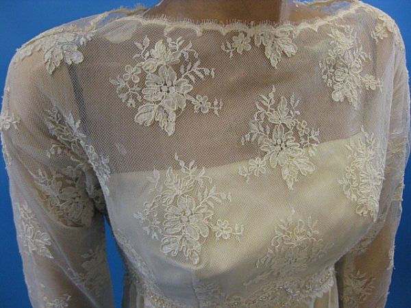 B2523 Vintage Wedding gown silk alonquin lace 1960s B2523 Vintage Wedding gown silk alonquin lace 1960s