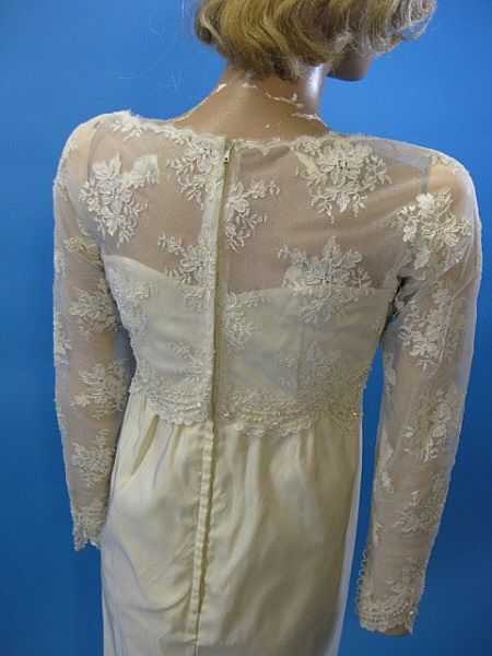 B2523 Vintage Wedding gown silk alonquin lace 1960s B2523 Vintage Wedding gown silk alonquin lace 1960s