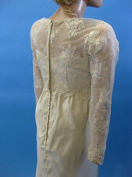 B2523 Vintage Wedding gown silk alonquin lace 1960s B2523 Vintage Wedding gown silk alonquin lace 1960s
