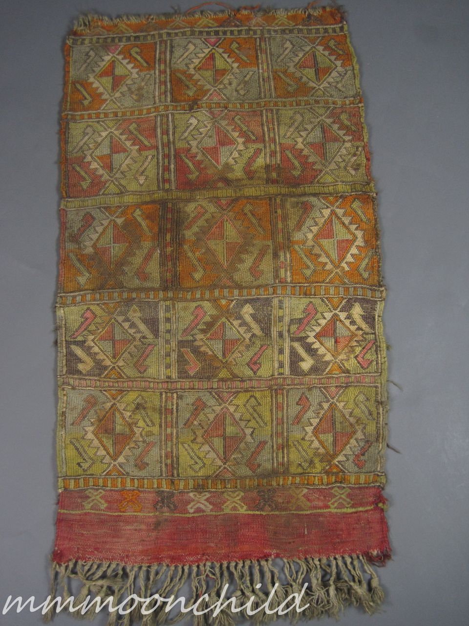 Vintage Collectible Hand woven Throw Rug HM31 Vintage Collectible Hand woven Throw Rug HM31